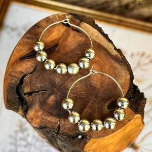 🏷️ Silver Tone Metal Beaded Hoop Earrings